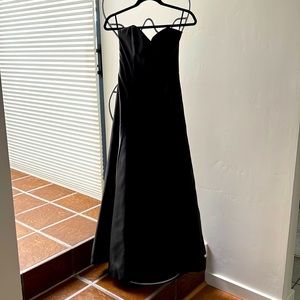 Pre owned prom dress. Worn once and dry clean after.